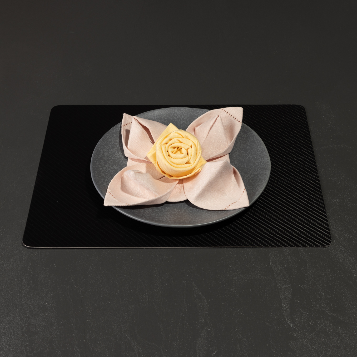 antibakterielles Tischset "Stratos" in rechteckiger Form mit Carbon-Muster 