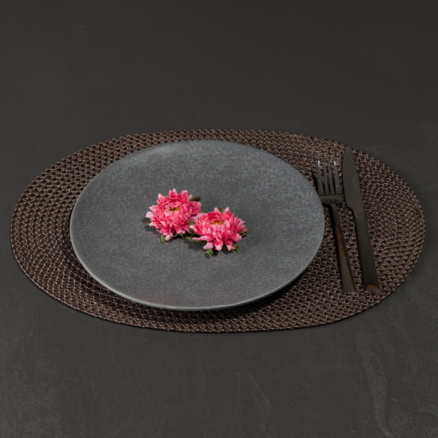 geflochtenes Bastoptik Tischset "Basket" in ovaler Form - Farbe schoko